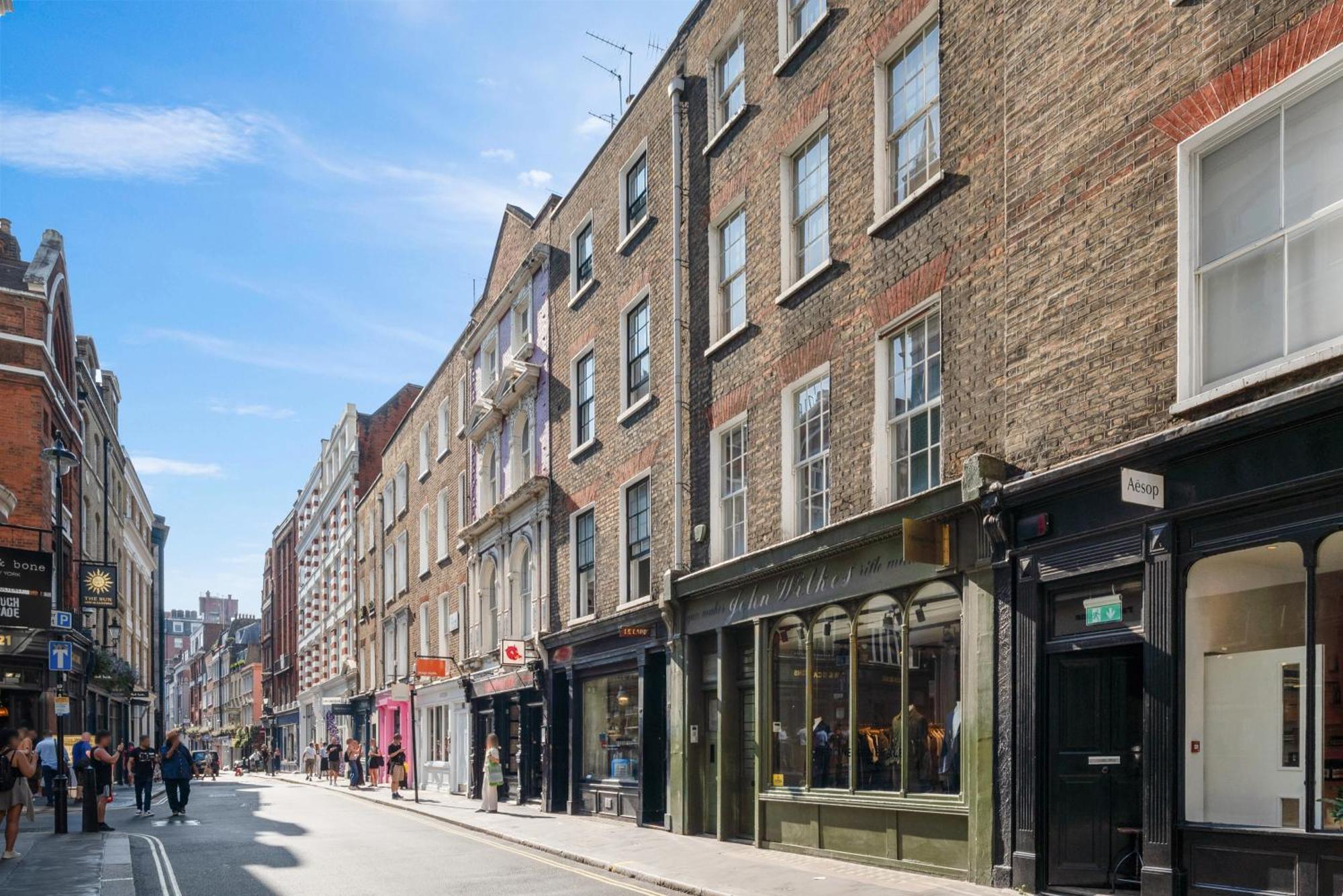 Superb One Bedroom Apartment In Soho London Exterior photo